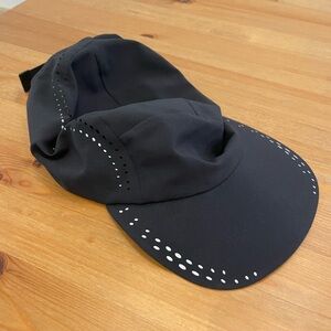 Lululemon black Race Kit running hat (S/M)